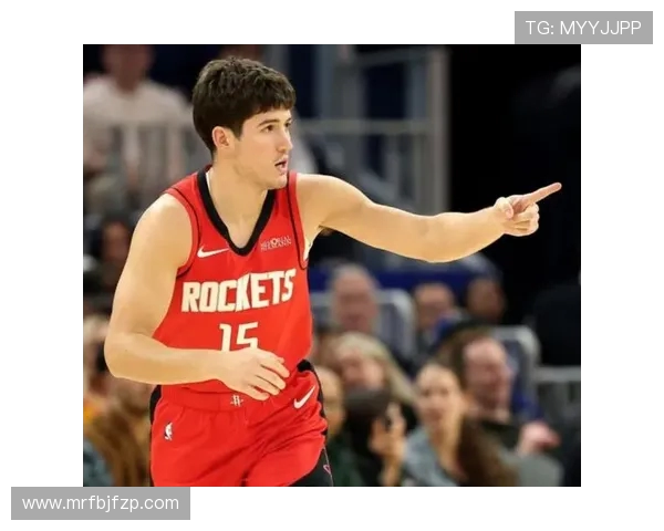 前火箭新星克里斯托弗狂砍49分8板6助6断近期两场比赛合计93分9断表现惊艳